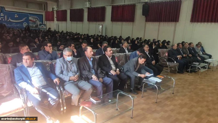 ساماندهی و جلیه توجیهی دانشجو معلمان ورودی 1399 در رشته های آموزش ابتدایی و دبیری جهت تدریس در مدارس استان آذربایجان شرقی   17