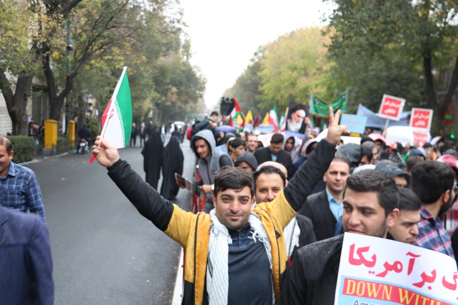 راهپیمایی ۱۳ آبان ماه تبریز با حضور گسترده دانشگاهیان دانشگاه فرهنگیان آذربایجان شرقی در تبریز
 3