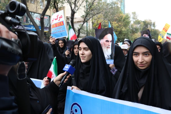 راهپیمایی ۱۳ آبان ماه تبریز با حضور گسترده دانشگاهیان دانشگاه فرهنگیان آذربایجان شرقی در تبریز
 10