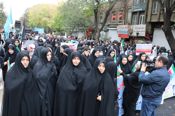 راهپیمایی ۱۳ آبان ماه تبریز با حضور گسترده دانشگاهیان دانشگاه فرهنگیان آذربایجان شرقی در تبریز
 13