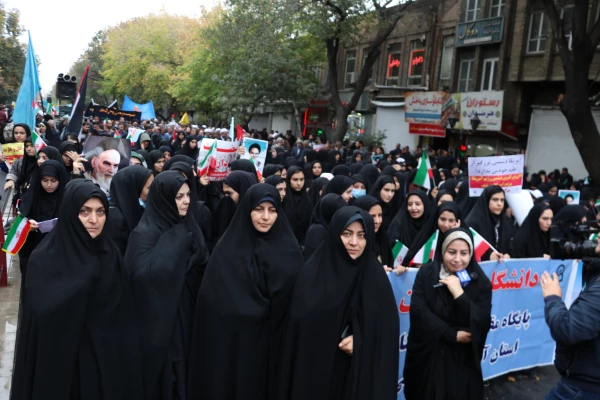 راهپیمایی ۱۳ آبان ماه تبریز با حضور گسترده دانشگاهیان دانشگاه فرهنگیان آذربایجان شرقی در تبریز
 15