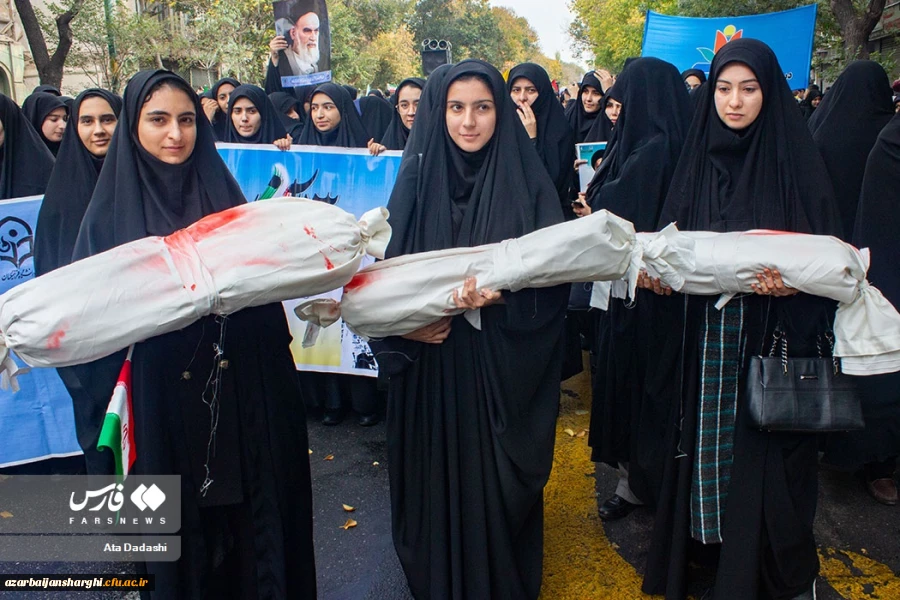 راهپیمایی ۱۳ آبان ماه تبریز با حضور گسترده خانواده بزرگ دانشگاه فرهنگیان آذربایجان شرقی در تبریز
 25