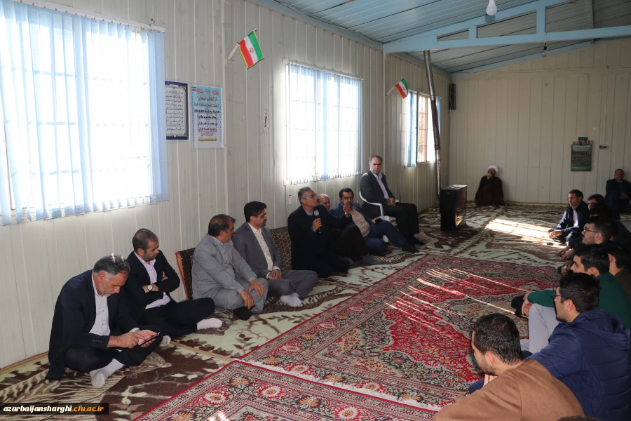 نشست صمیمی رئیس دانشگاه فرهنگیان استان با دانشجو معلمان واحد سراب 2