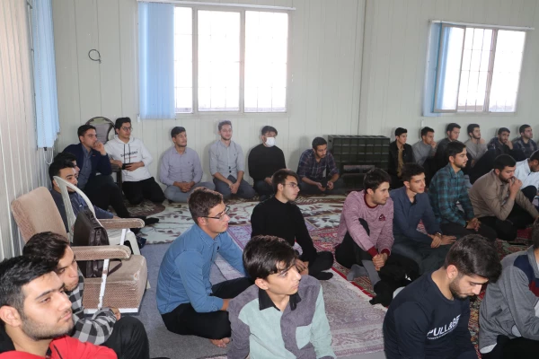 نشست صمیمی رئیس دانشگاه فرهنگیان استان با دانشجو معلمان واحد سراب 6