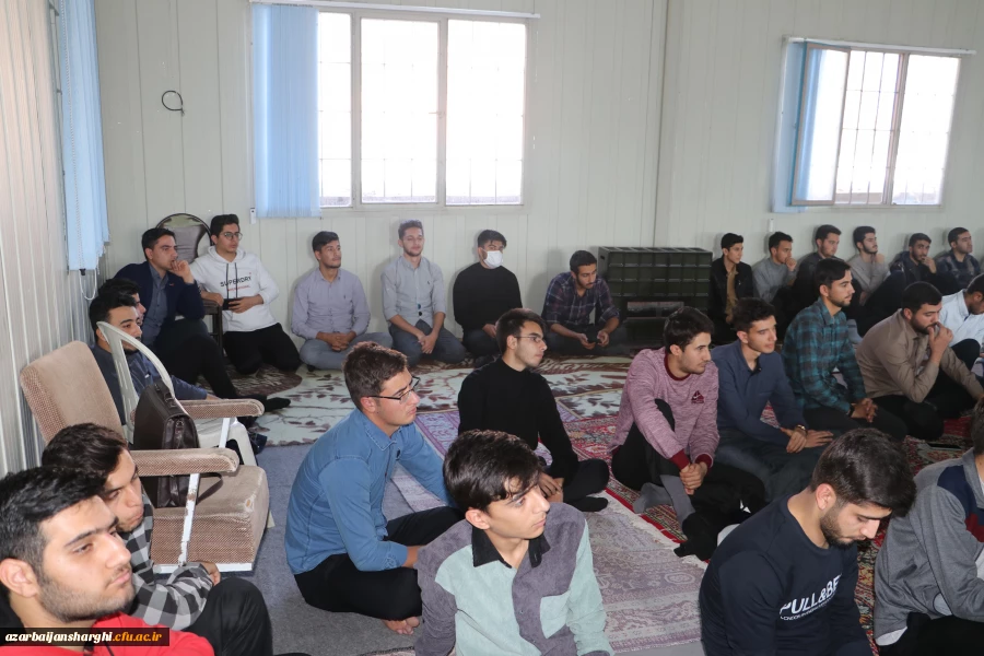 نشست صمیمی رئیس دانشگاه فرهنگیان استان با دانشجو معلمان واحد سراب 6