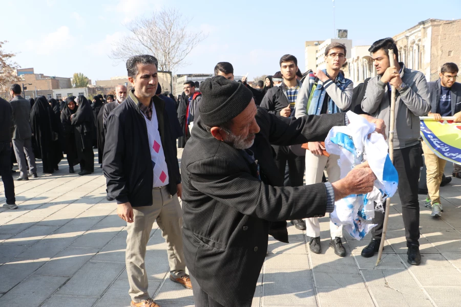 تجمع اساتید . همکاران  و دانشجو معلمان دانشگاه  فرهنگیان استان آذربایجان شرقی در حمایت از کودکان غزه در مصلای تبریز 3