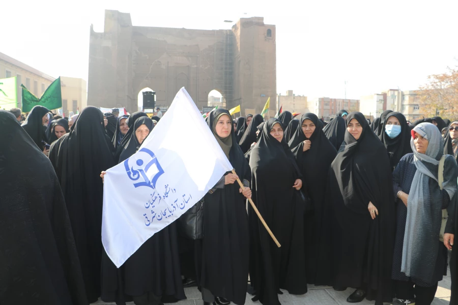 تجمع اساتید . همکاران  و دانشجو معلمان دانشگاه  فرهنگیان استان آذربایجان شرقی در حمایت از کودکان غزه در مصلای تبریز 5