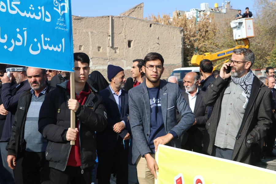 تجمع اساتید . همکاران  و دانشجو معلمان دانشگاه  فرهنگیان استان آذربایجان شرقی در حمایت از کودکان غزه در مصلای تبریز 12