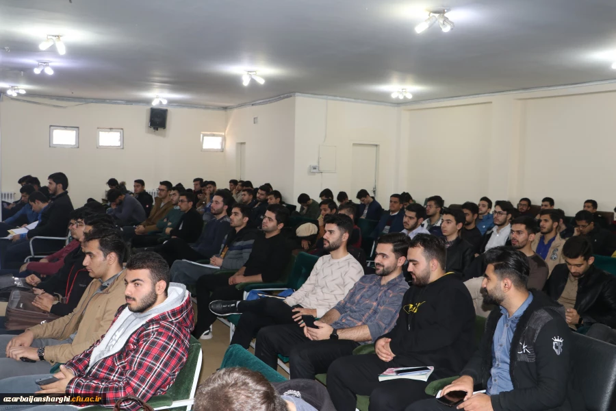 آیین گرامیداشت روز دانشجو با حضور معاون سیاسی ، امنیتی استاندارآذربایجان شرقی در دانشگاه فرهنگیان برگزار شد 22