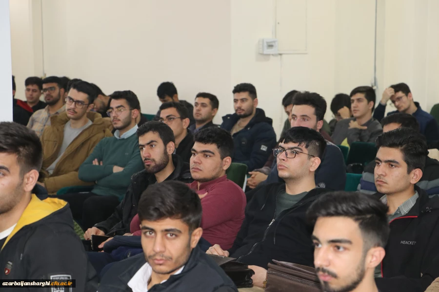 آیین گرامیداشت روز دانشجو با حضور معاون سیاسی ، امنیتی استاندارآذربایجان شرقی در دانشگاه فرهنگیان برگزار شد 28