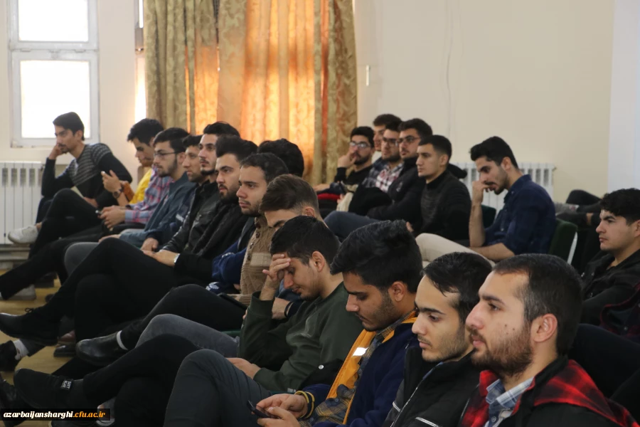 آیین گرامیداشت روز دانشجو با حضور معاون سیاسی ، امنیتی استاندارآذربایجان شرقی در دانشگاه فرهنگیان برگزار شد 29