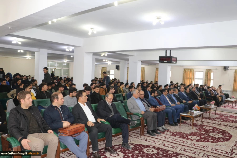 آیین گرامیداشت روز دانشجو با حضور معاون سیاسی ، امنیتی استاندارآذربایجان شرقی در دانشگاه فرهنگیان برگزار شد 38