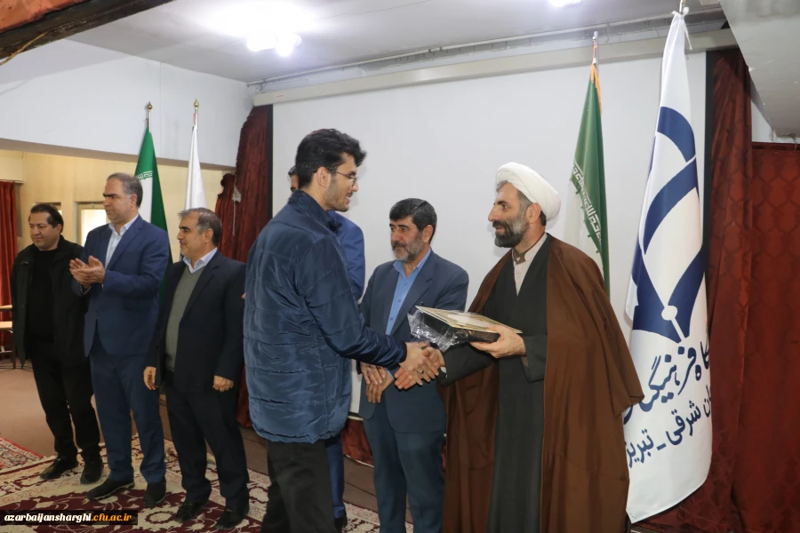 آیین گرامیداشت روز دانشجو با حضور معاون سیاسی ، امنیتی استاندارآذربایجان شرقی در دانشگاه فرهنگیان برگزار شد 57