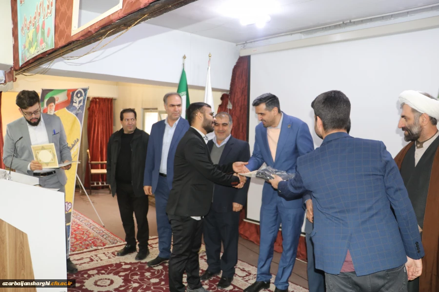 آیین گرامیداشت روز دانشجو با حضور معاون سیاسی ، امنیتی استاندارآذربایجان شرقی در دانشگاه فرهنگیان برگزار شد 59