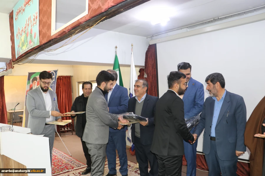 آیین گرامیداشت روز دانشجو با حضور معاون سیاسی ، امنیتی استاندارآذربایجان شرقی در دانشگاه فرهنگیان برگزار شد 62