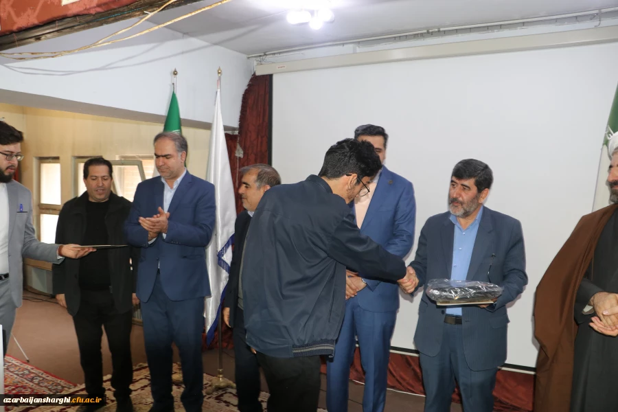 آیین گرامیداشت روز دانشجو با حضور معاون سیاسی ، امنیتی استاندارآذربایجان شرقی در دانشگاه فرهنگیان برگزار شد 65