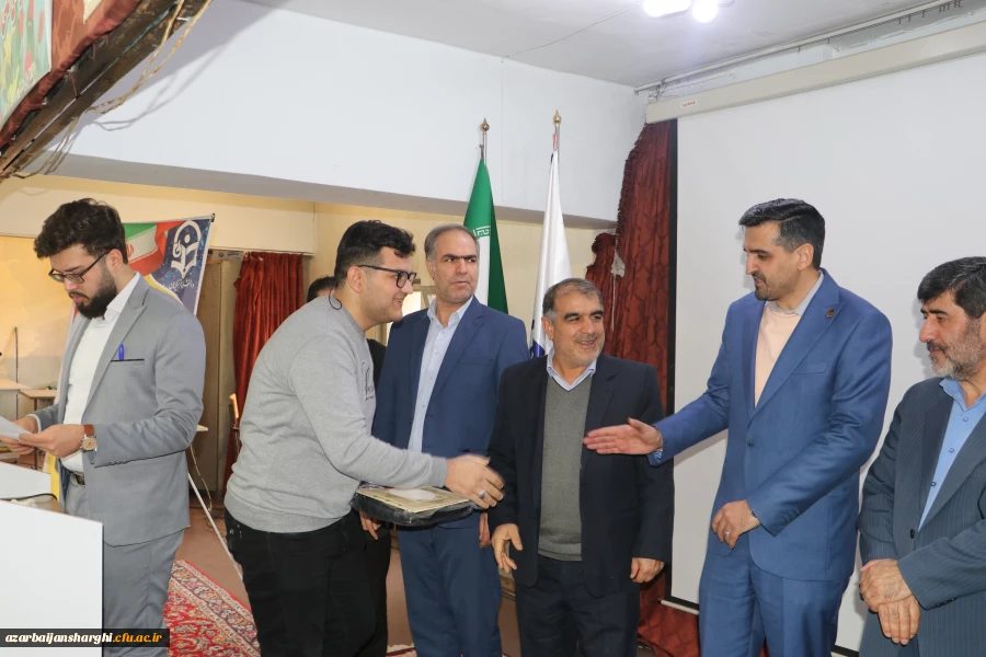 آیین گرامیداشت روز دانشجو با حضور معاون سیاسی ، امنیتی استاندارآذربایجان شرقی در دانشگاه فرهنگیان برگزار شد 77