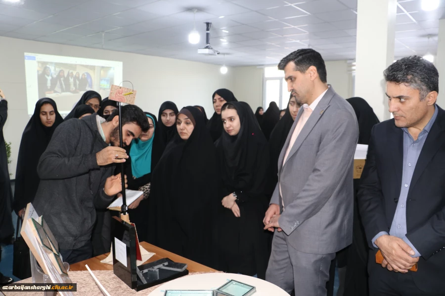 گشایش نمایشگاه دست سازه های دانشجو معلمان خلاق در دانشگاه فرهنگیان آذربایجان شرقی 4