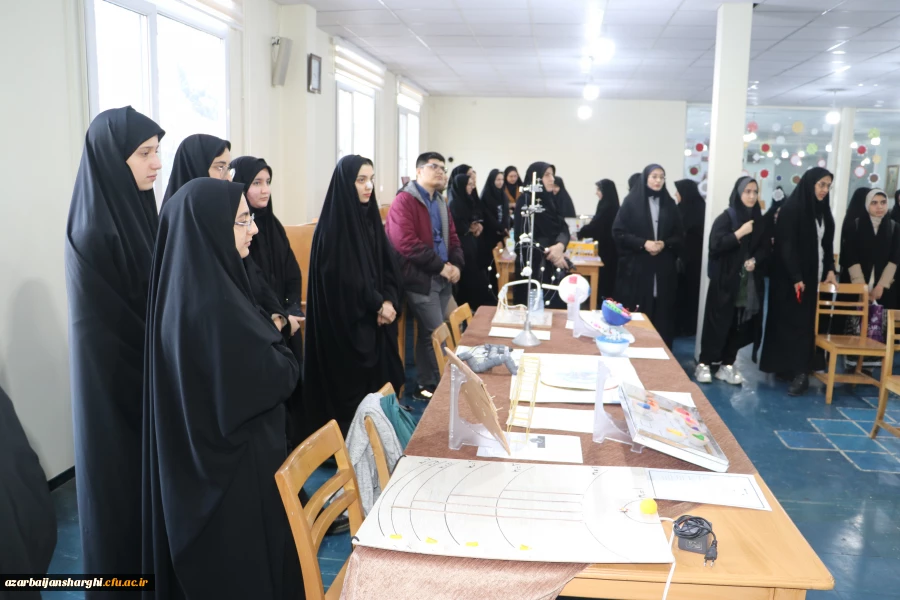 گشایش نمایشگاه دست سازه های دانشجو معلمان خلاق در دانشگاه فرهنگیان آذربایجان شرقی 6