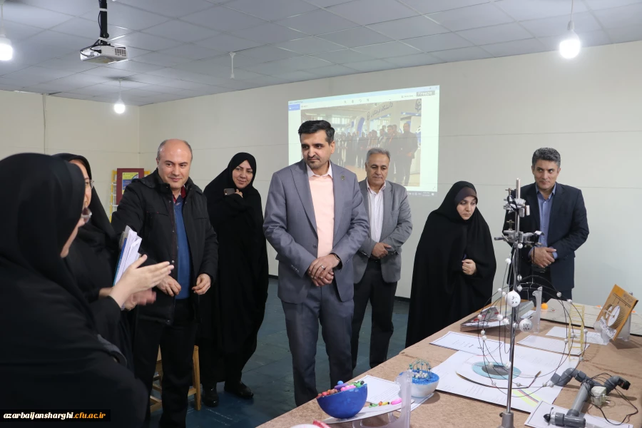 گشایش نمایشگاه دست سازه های دانشجو معلمان خلاق در دانشگاه فرهنگیان آذربایجان شرقی 10