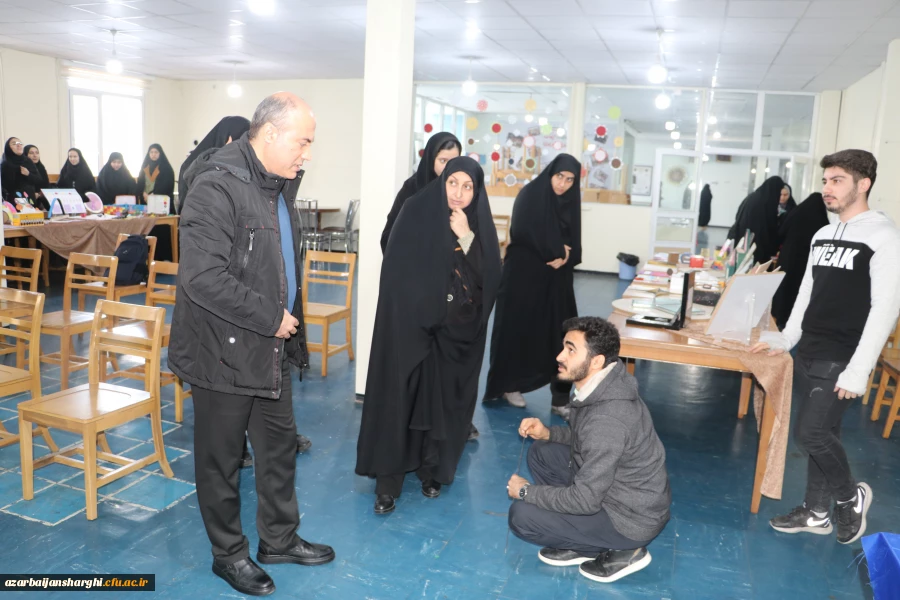 گشایش نمایشگاه دست سازه های دانشجو معلمان خلاق در دانشگاه فرهنگیان آذربایجان شرقی 13