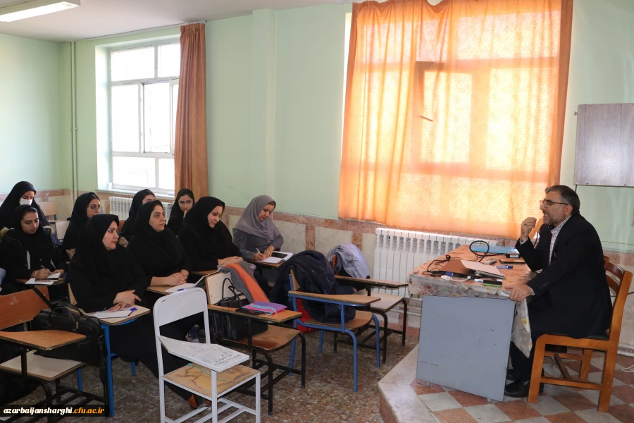 
بازدیداز دوره های توانمندسازی معلمان مدارس غیردولتی در دانشگاه فرهنگیان استان آذربایجان شرقی
 13