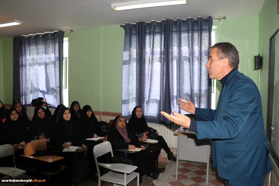 
بازدیداز دوره های توانمندسازی معلمان مدارس غیردولتی در دانشگاه فرهنگیان استان آذربایجان شرقی
 18