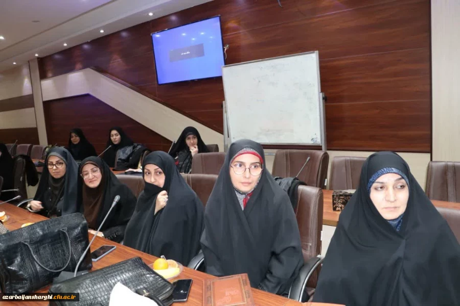 آذربایجانی ها  نقش مهمی در جنگ داشتند و همه ما مدیون مردم و سرداران غیور آذربایجان وتبریزی ها  هستیم 7