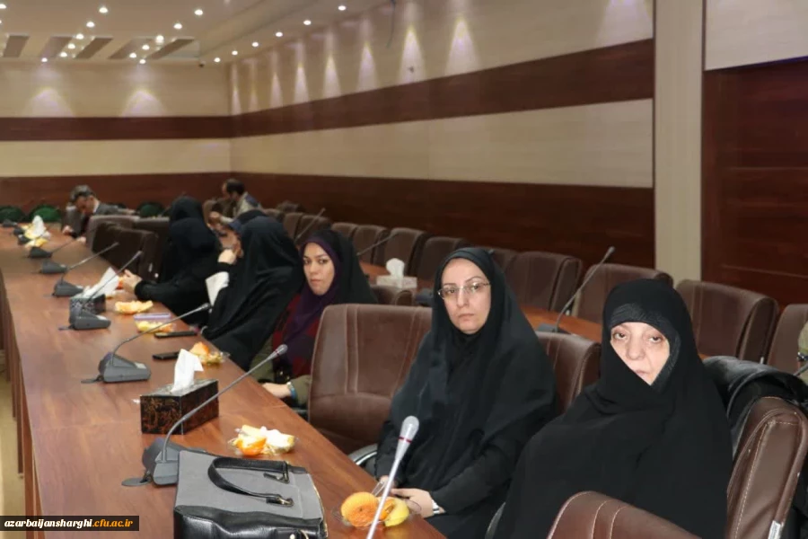 آذربایجانی ها  نقش مهمی در جنگ داشتند و همه ما مدیون مردم و سرداران غیور آذربایجان وتبریزی ها  هستیم 9