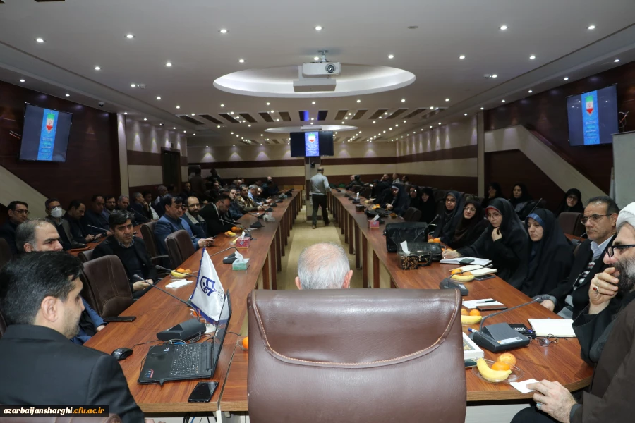 آذربایجانی ها  نقش مهمی در جنگ داشتند و همه ما مدیون مردم و سرداران غیور آذربایجان وتبریزی ها  هستیم 14