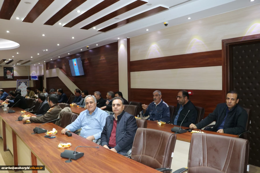 آذربایجانی ها  نقش مهمی در جنگ داشتند و همه ما مدیون مردم و سرداران غیور آذربایجان وتبریزی ها  هستیم 17