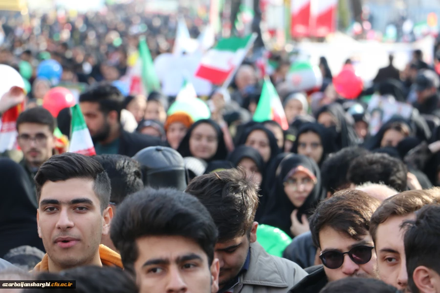 جشن طلوع 46 سالگی انقلاب اسلامی با حضور مدیریت ،اساتید ،همکاران و دانشجو معلمان دانشگاه فرهنگیان آذربایجان شرقی 39