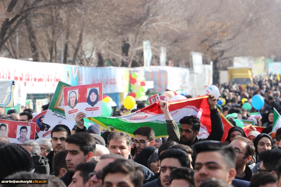 جشن طلوع 46 سالگی انقلاب اسلامی با حضور مدیریت ،اساتید ،همکاران و دانشجو معلمان دانشگاه فرهنگیان آذربایجان شرقی 43
