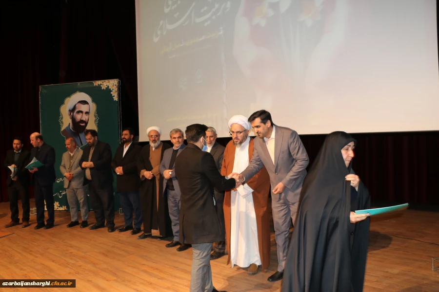 مربیان امور تربیتی در شکلگیری شخصیت دانش آموزان، نقش مهمی دارند 3