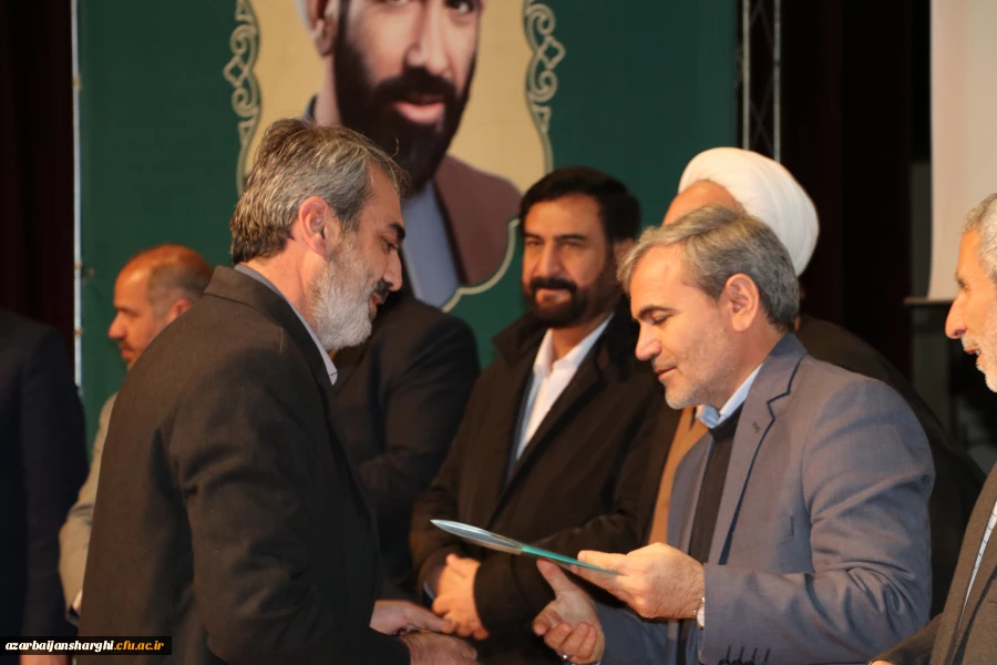 معلمان و مربیان پرورشی، نقش بسیار مهمی در آگاه سازی برای انتخاب اصلح در انتخابات دارند 21