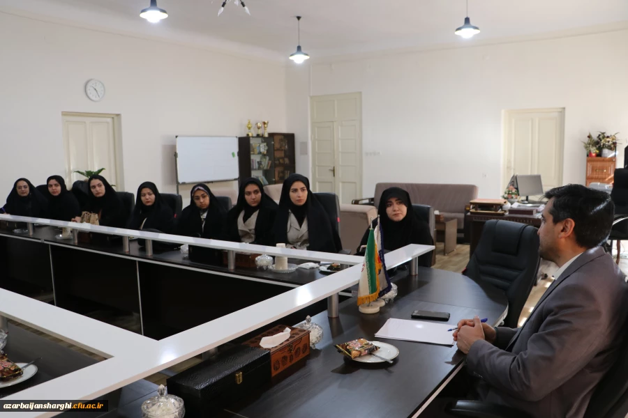 نشست صمیمی دبیران شورای صنفی دانشجویان با رئیس دانشگاه برگزار شد 4