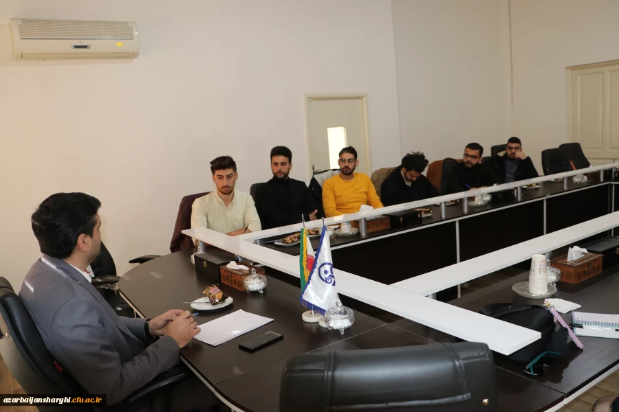 نشست صمیمی دبیران شورای صنفی دانشجویان با رئیس دانشگاه برگزار شد 9