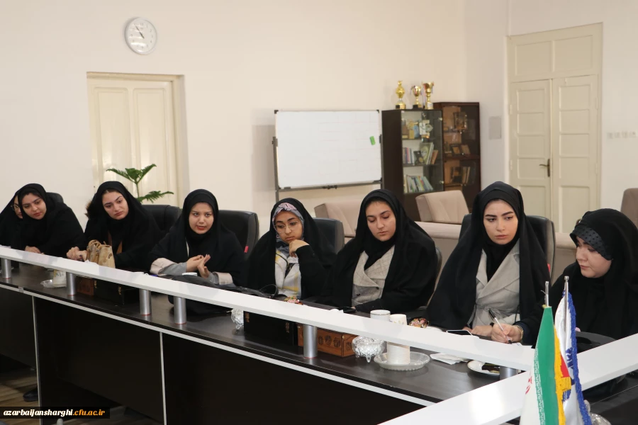 نشست صمیمی دبیران شورای صنفی دانشجویان با رئیس دانشگاه برگزار شد 15