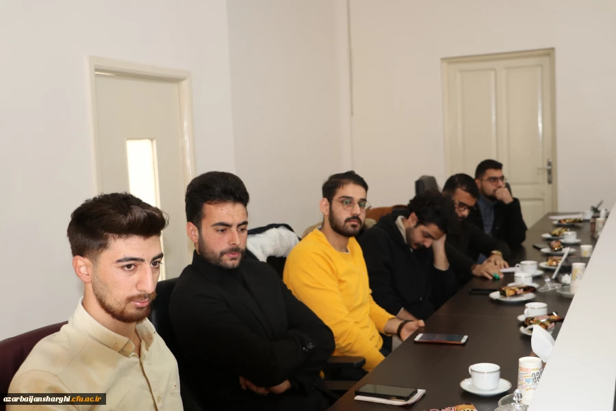 نشست صمیمی دبیران شورای صنفی دانشجویان با رئیس دانشگاه برگزار شد 16