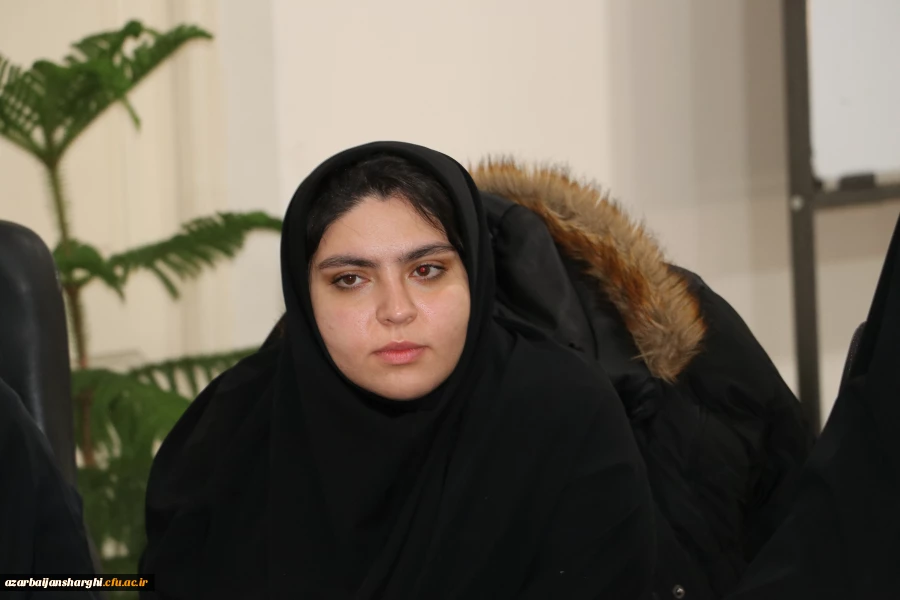 نشست صمیمی دبیران شورای صنفی دانشجویان با رئیس دانشگاه برگزار شد 18