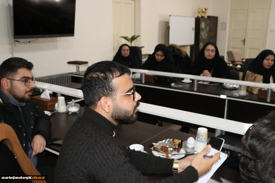 نشست صمیمی دبیران شورای صنفی دانشجویان با رئیس دانشگاه برگزار شد 30