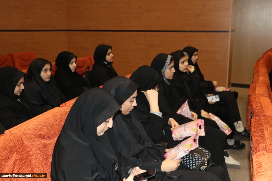 معلمان و مربیان پرورشی، نقش بسیار مهمی در آگاه سازی برای انتخاب اصلح در انتخابات دارند 35