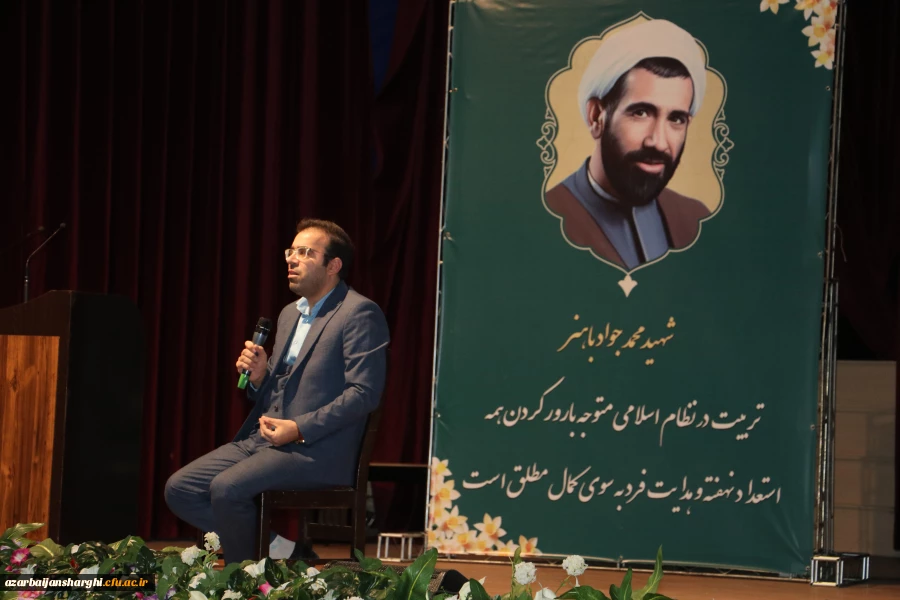 معلمان و مربیان پرورشی، نقش بسیار مهمی در آگاه سازی برای انتخاب اصلح در انتخابات دارند 6