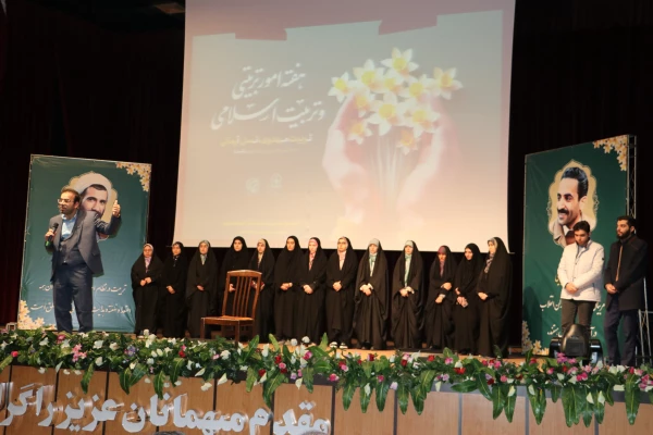 معلمان و مربیان پرورشی، نقش بسیار مهمی در آگاه سازی برای انتخاب اصلح در انتخابات دارند 9