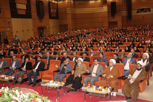 معلمان و مربیان پرورشی، نقش بسیار مهمی در آگاه سازی برای انتخاب اصلح در انتخابات دارند 12