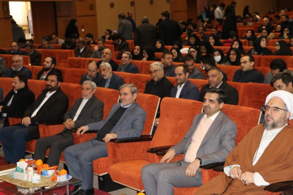 معلمان و مربیان پرورشی، نقش بسیار مهمی در آگاه سازی برای انتخاب اصلح در انتخابات دارند 14