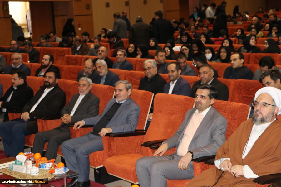 معلمان و مربیان پرورشی، نقش بسیار مهمی در آگاه سازی برای انتخاب اصلح در انتخابات دارند 14