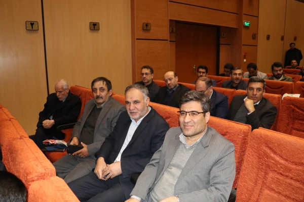 معلمان و مربیان پرورشی، نقش بسیار مهمی در آگاه سازی برای انتخاب اصلح در انتخابات دارند 15