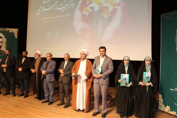 معلمان و مربیان پرورشی، نقش بسیار مهمی در آگاه سازی برای انتخاب اصلح در انتخابات دارند 19