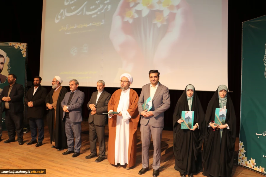 معلمان و مربیان پرورشی، نقش بسیار مهمی در آگاه سازی برای انتخاب اصلح در انتخابات دارند 19